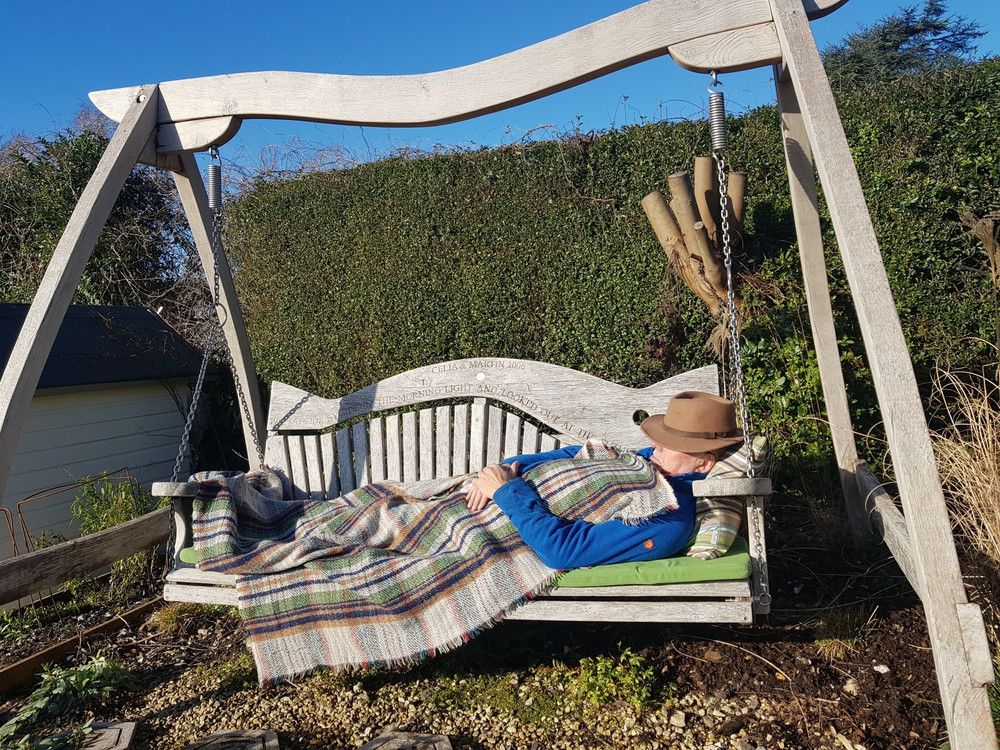 SandstoneDesign's tweet photo. We all know it can be tricky to fall asleep the night before Christmas🎄🎅. With #ChrismasEve just around the corner, this article by @SitSpiritually makes us smile. If excitable children are keeping you up... https://t.co/nyzGGP1Tog https://t.co/OPx3lIHdtH