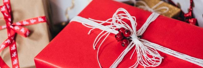 BonsaiFinance's tweet photo. The holiday season is upon us and that means countless hours (and dollars) spent Christmas shopping. Whether you turn to the Internet for gifts or battle the masses on Black Friday, it’s important to create a holiday budget #budget #holidays #Christmas https://t.co/4iXxxtqHmt https://t.co/OvAWZSLxly