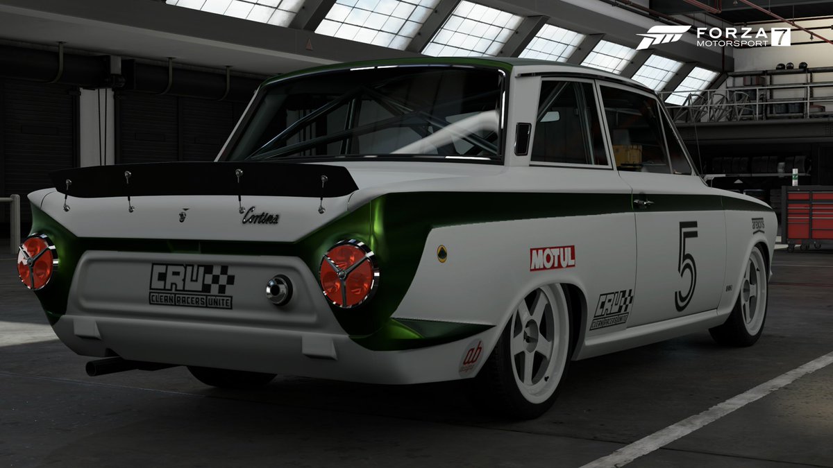 _AB_Designs's tweet photo. Another paint request for the CRU (Clean Racers Unite) Guys. Quite happy with the outcome, photos do not do the colours justice. Clean & simple @ForzaMotorsport @WeArePlayground #Forza #Forzamotorsports #turn10 #xbox #motul #Arexons https://t.co/OFqsPEjFZj