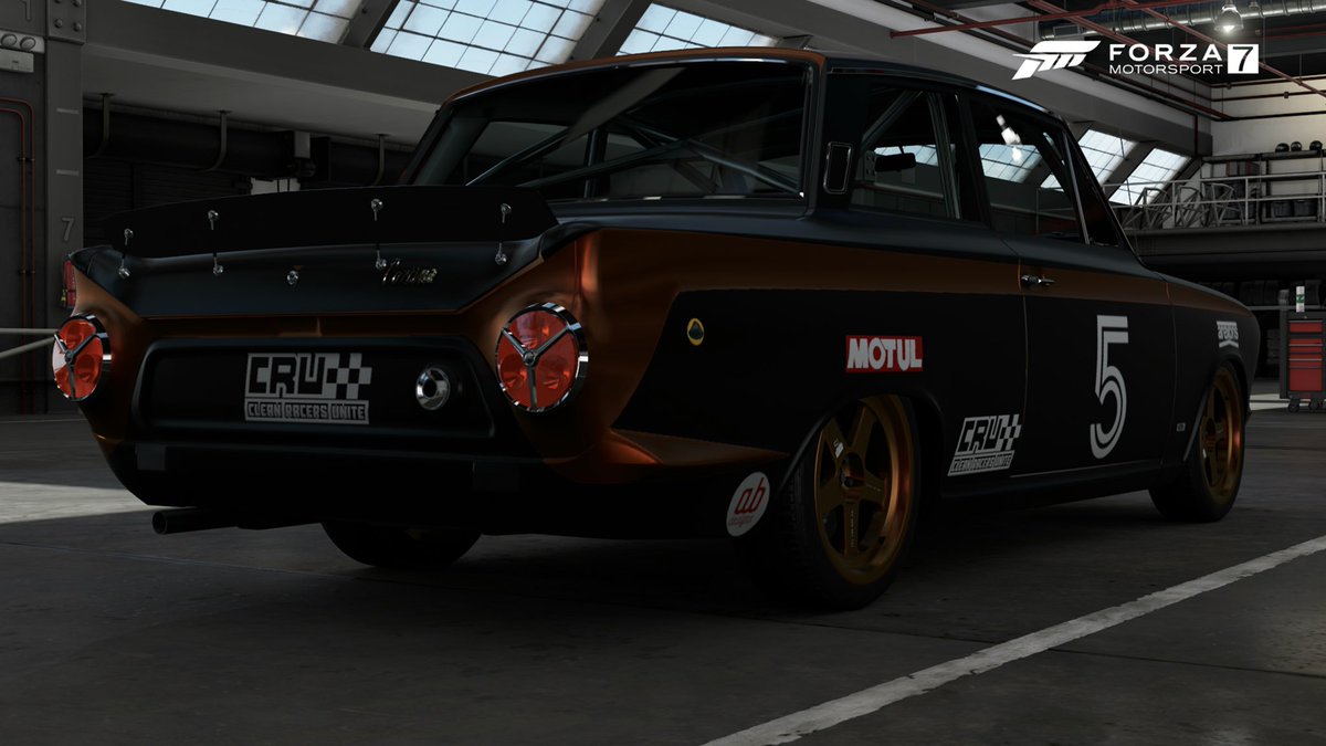 _AB_Designs's tweet photo. Another paint request for the CRU (Clean Racers Unite) Guys. Quite happy with the outcome, photos do not do the colours justice. Clean & simple @ForzaMotorsport @WeArePlayground #Forza #Forzamotorsports #turn10 #xbox #motul #Arexons https://t.co/OFqsPEjFZj