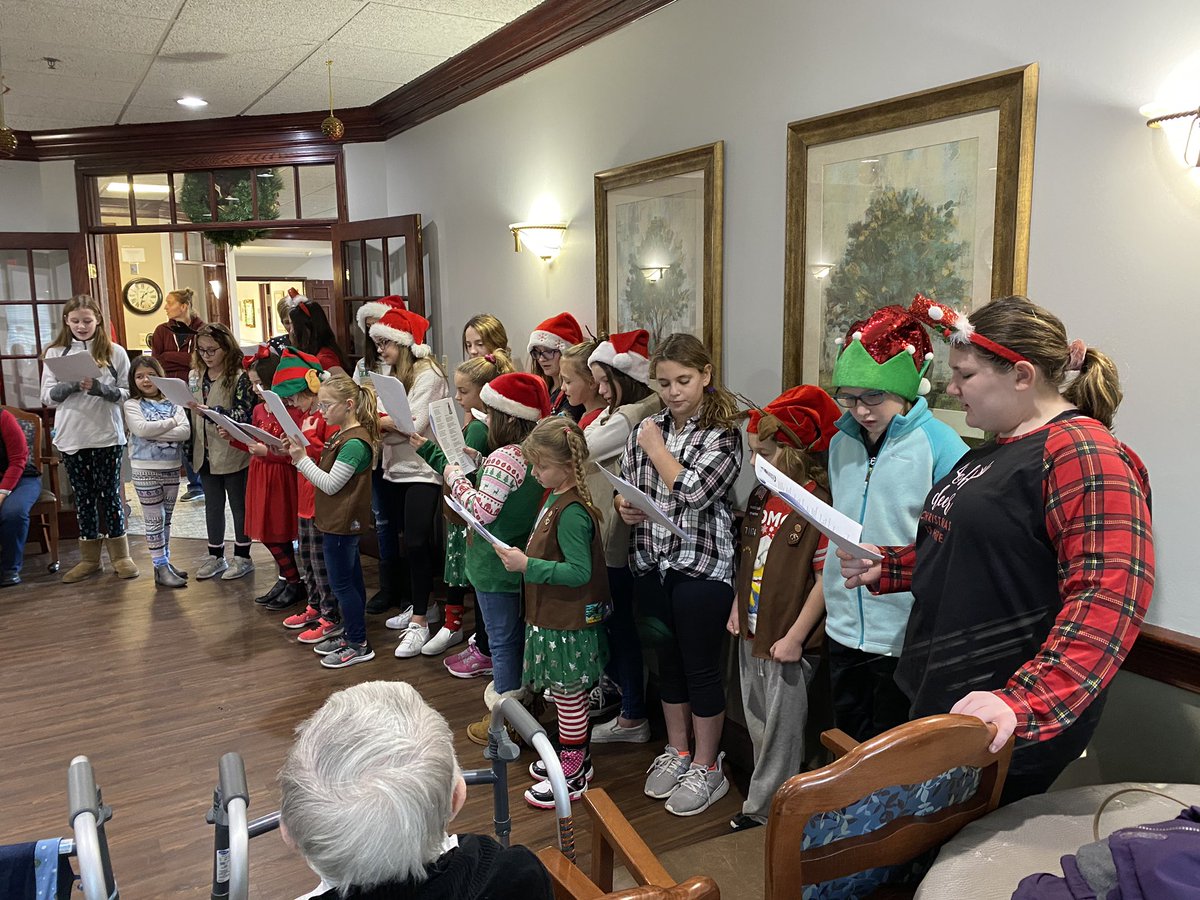 chrissycogan's tweet photo. Troop 71727 teamed up with Brownie Troop 71174 to sing Christmas carols at a local senior living home.  🎄💚 @GSNEO #troop71727 #troop71174 https://t.co/EvHDAiTrPj