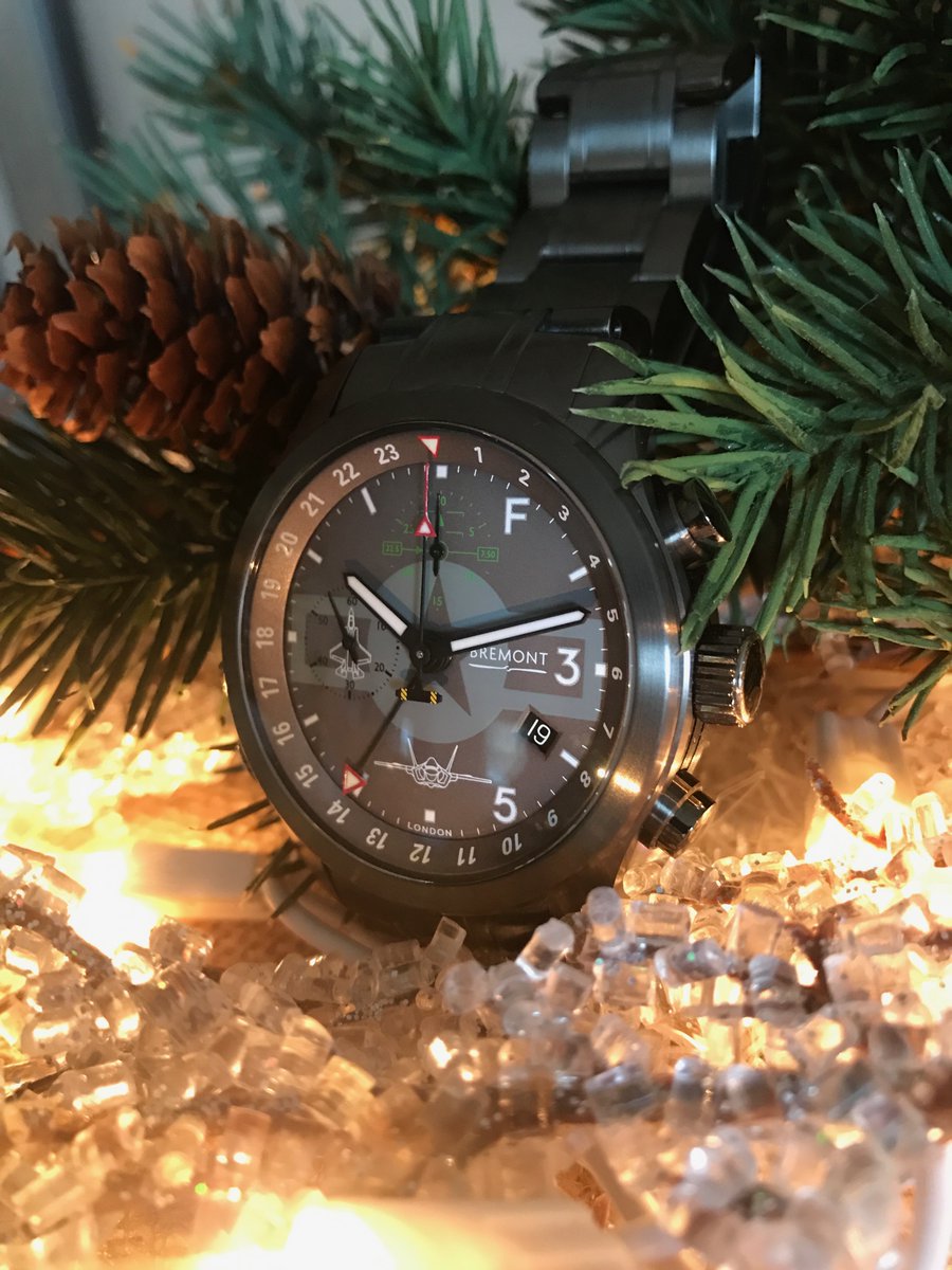 BremontMilitary's tweet image. Wishing you a little Lightning II this holiday season! @Bremont #F35A #LightningII #PilotWatch