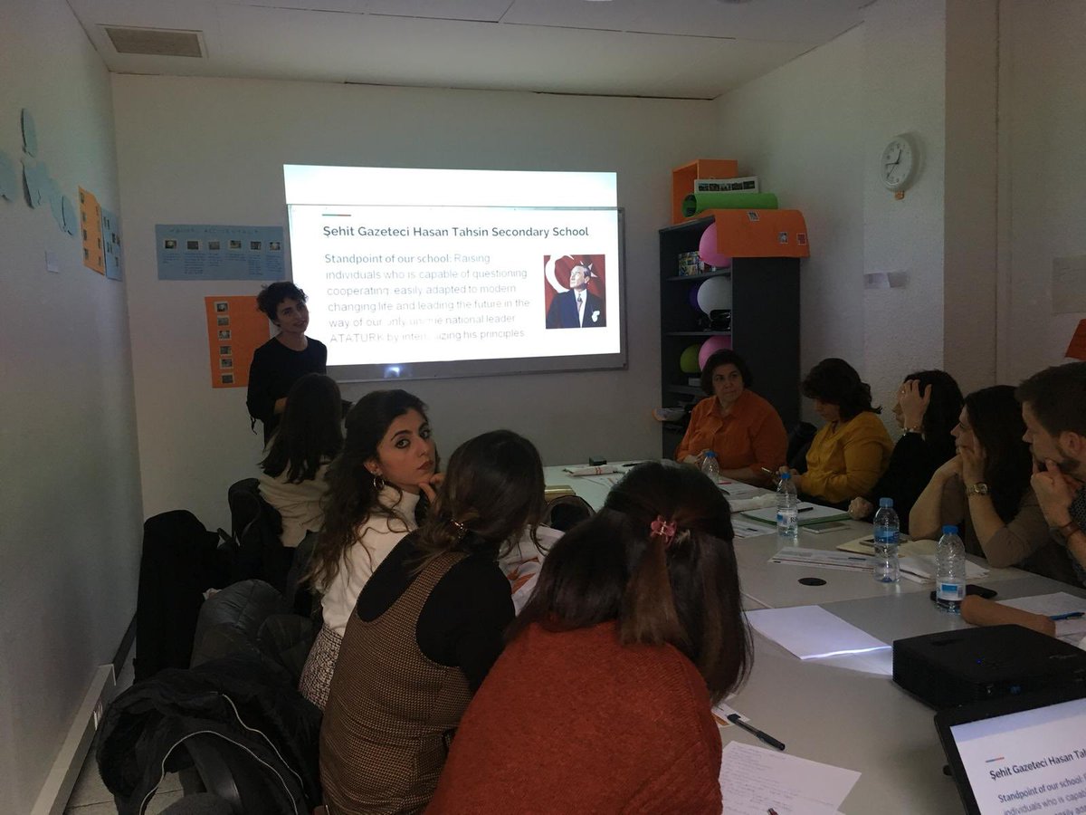 erasmus_k101's tweet photo. 2019Erasmus+KA101 Projemizin İspanya’nın Barcelona kentinde gerçekleşen personel hareketliliği kısmını tamamladık. Hareketlilik mesleki katkısının yanıda; kültürel ve sanatsal doyum, farklı bakış açıları geliştirme gibi kazançlar sağladı. @ulusalajans @ilce_mem @EUErasmusPlus https://t.co/v4MGYYuFwL