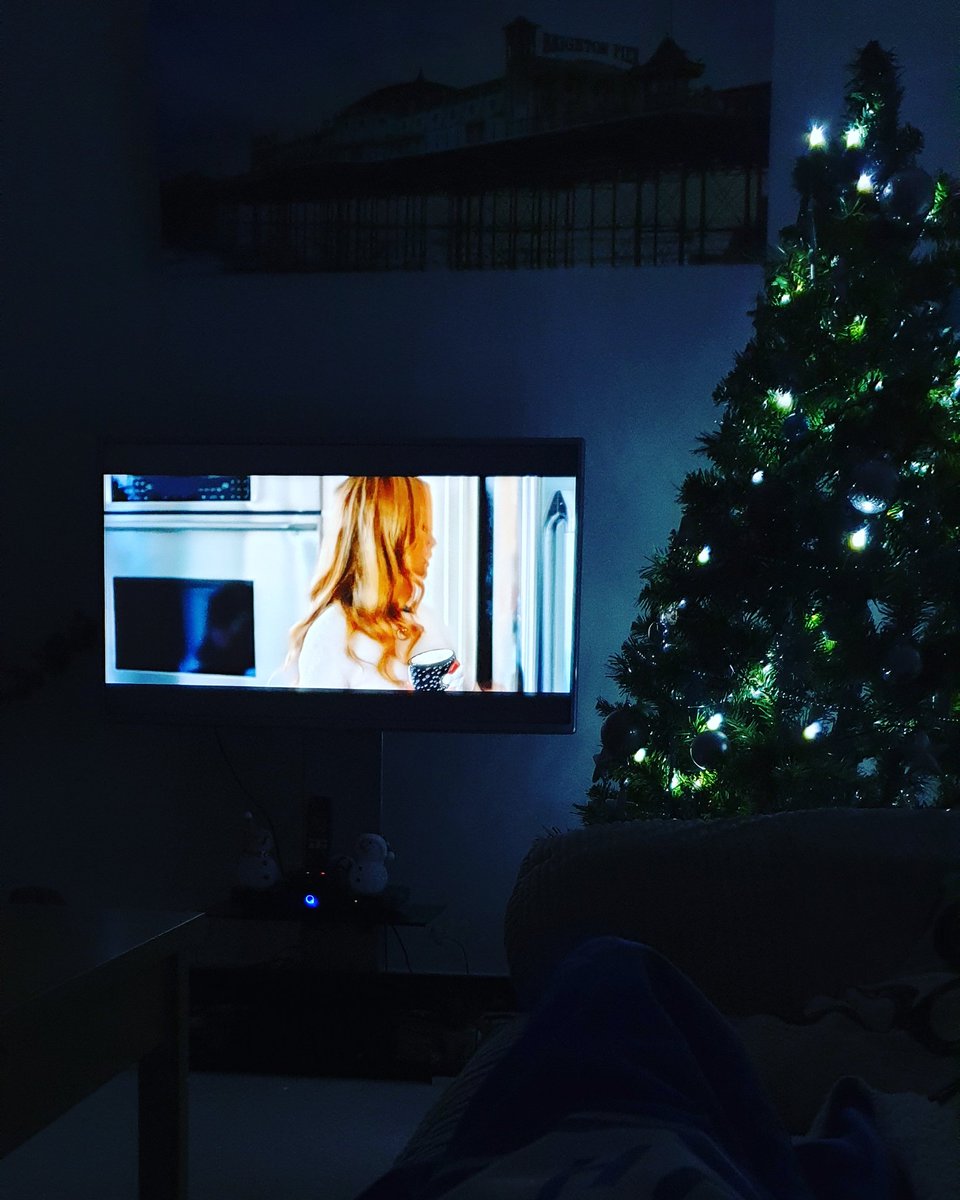 mariapro86's tweet photo. Gym β
shopping β
shower β
PJ's on β
film & blanket on β
& chill !!! #chiiled #cosyhome #xmastime https://t.co/f3jgX8ScXj