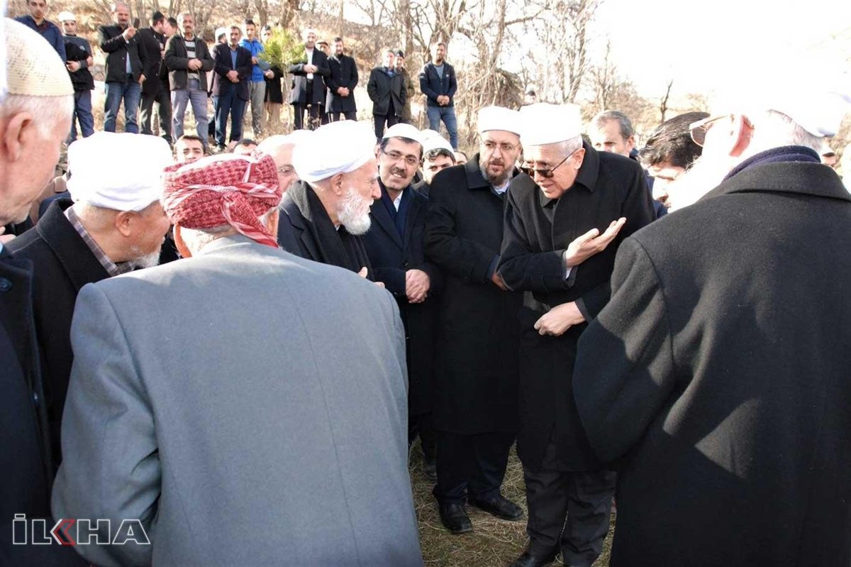 tontas13's tweet photo. #Bitlis
#İlkha
#Oxin
Bölgenin önemli ilim merkezlerinden Bitlis’in Mutki ilçesine bağlı Koyunlu köyü (Oxin) şeyhlerinden Şeyh Rahmetullah Ayte, tedavi gördüğü hastanede vefat etti.
https://t.co/QEw213LyZZ https://t.co/XYOSJiCYXk
