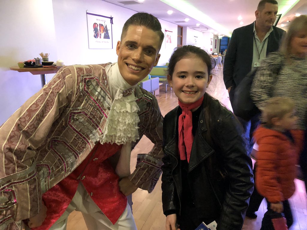 jowadders01's tweet photo. What a wonderful time we all had watching #Cinderella this afternoon @bridspa 
Olivia and I was thrilled to meet @TheDidiConn after us been such a huge @GoGrease fan. 
We give this #Pantomime ⭐️⭐️⭐️⭐️⭐️ a fantastic way to start off the festive season. 
Great production! https://t.co/kaFMZlPOZN