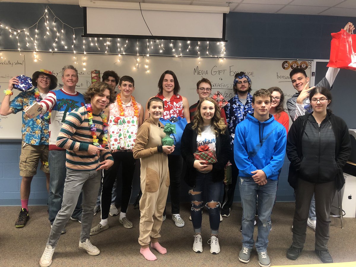GV_Multimedia's tweet photo. 8th Annual Media Gift Exchange is in the books. Have a safe and happy holiday break! https://t.co/AGiNhOUOuS