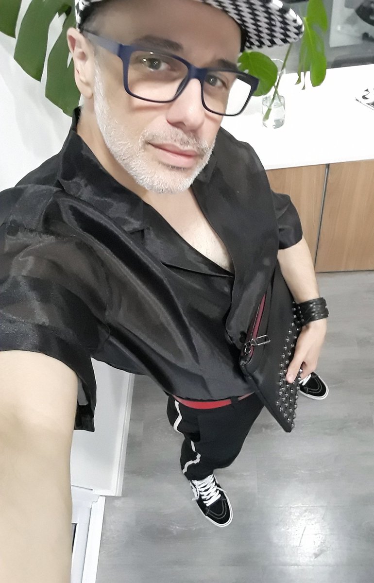 marcostosti1's tweet photo. #fashion #fashionlife #fitness #fit #fashionguy #guyfashion #fitfashion #life #lifestyle #lifegay #sp #Brasil #style #stylebears #stylebeards #stylestreet #streetweaer #gay #gaybrasil #ursoslindosdobrasil #bears #barbagay #barbudo #barbudosepeludos #street #streetfashion https://t.co/eABgsoDM2X