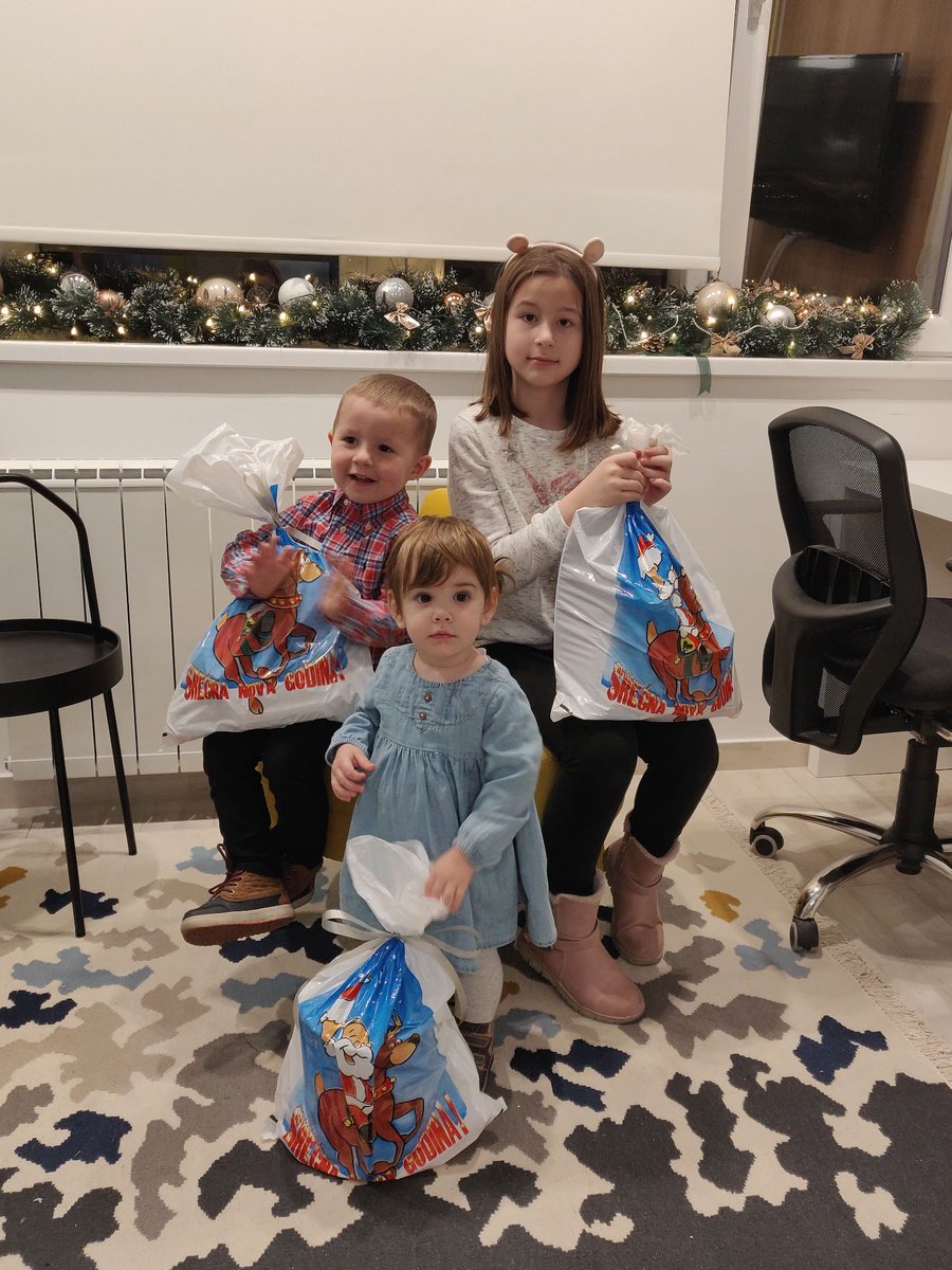 bditengineering's tweet photo. Spent a wonderful afternoon opening presents and having fun with our youngest members 🎅🎄 https://t.co/TVGoc4eDWQ