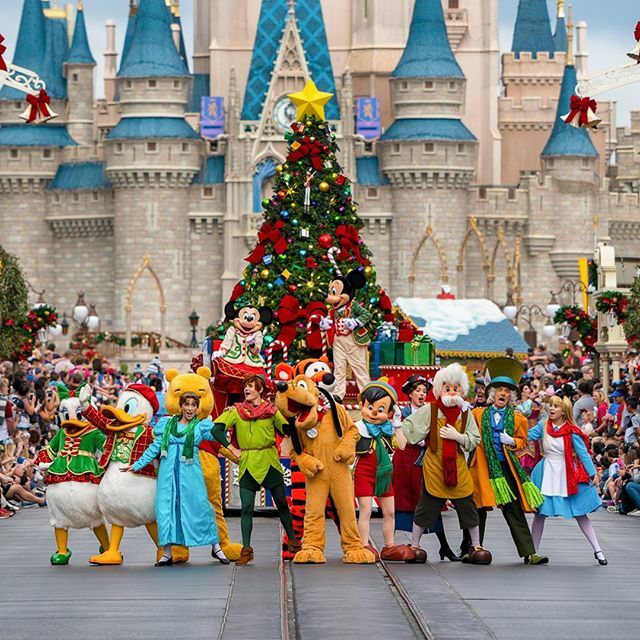 imaginography71's tweet photo. Christmas Squad Goals #MOUCP #DisneyHolidays #mickeysonceuponachristmastimeparade #magickingdom #cinderellacastle #wdw #waltdisneyworld #disneyworld #disneyphotography #disneyphoto #disneyparks #bestdayever #sonyalpha #bealpha #sonyimages https://t.co/aQ805ReAZh https://t.co/JEd3MvICiw