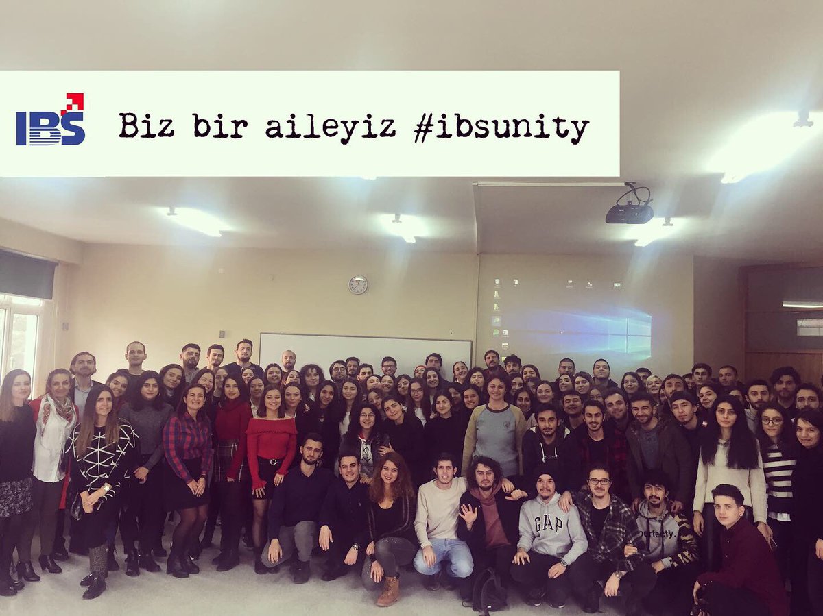 itb_deu's tweet photo. Bugün #ibsunity partisi için ikinci sınıflarımızın çok güzel ev sahipliğinde bir araya geldik 🥰 Birinci, ikinci, üçüncü ve dördüncü sınıflarımız ve elbette hocalarımız bir sınıf partisinde bir aradaydık. Hatta mezunlarımız bile oradaydı ❤️ #bizbiraileyiz @deu_bus_faculty https://t.co/i9OKCGrhzU