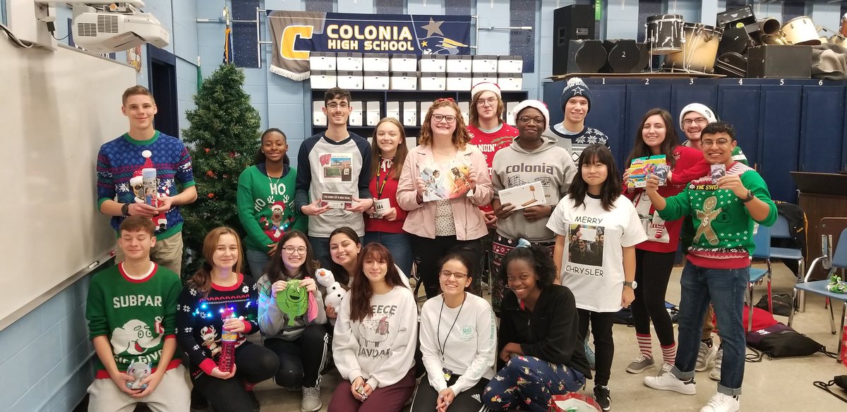 colonia_band's tweet photo. Happy Holidays from the Wind Ensemble. Great group of kids! #ColoniaPride https://t.co/pZvkHRMhvX