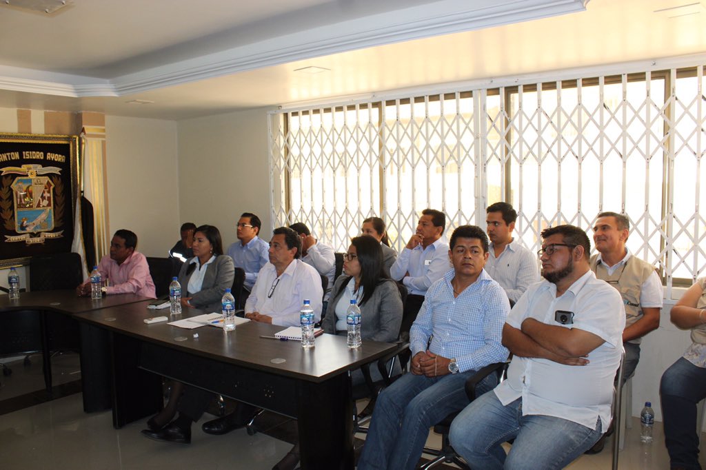 figconsul's tweet photo. Presentamos a los directores del Municipio de Isidro Ayora  la propuesta del Plan de Ordenamiento de Desarrollo y Ordenamiento Territorial 2020-2027 con programas y proyectos por componentes. https://t.co/2uhMxVAmpD