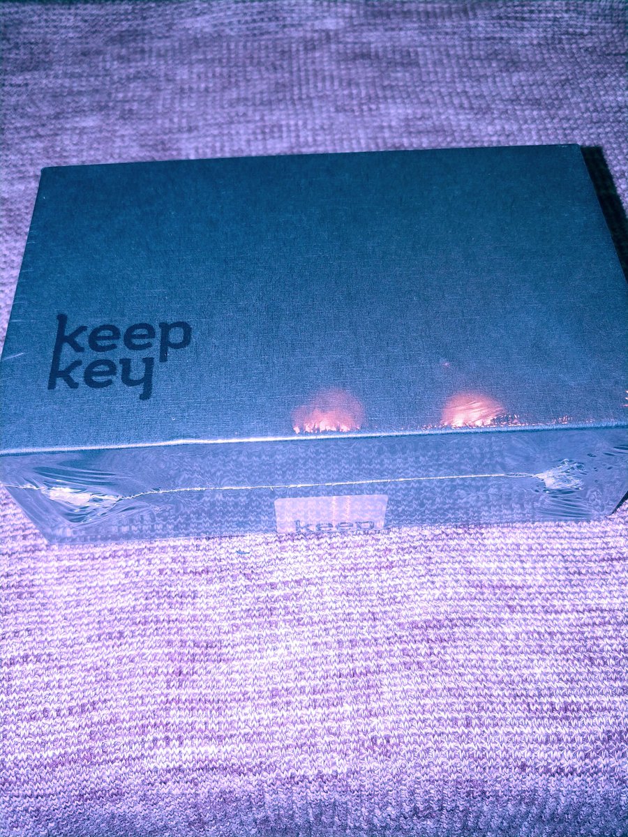 CryptoniumO's tweet photo. 💝❄🗝KeepKey Xmas Giveaway 🗝❄💝
Giving away one KeepKey Classic from @ShapeShift_io and @cryptokeepkey!!
I cant find anything fun to make you all do so just
Like
RT
Follow me
Tag 3 friends in comments
And say #MerryShiftmas
*winning acct must be over 3 months old*
Draw12/25 https://t.co/rCIYnQZate
