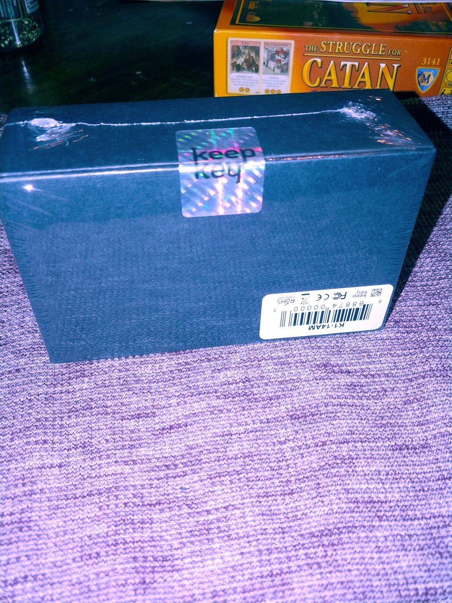 CryptoniumO's tweet photo. 💝❄🗝KeepKey Xmas Giveaway 🗝❄💝
Giving away one KeepKey Classic from @ShapeShift_io and @cryptokeepkey!!
I cant find anything fun to make you all do so just
Like
RT
Follow me
Tag 3 friends in comments
And say #MerryShiftmas
*winning acct must be over 3 months old*
Draw12/25 https://t.co/rCIYnQZate