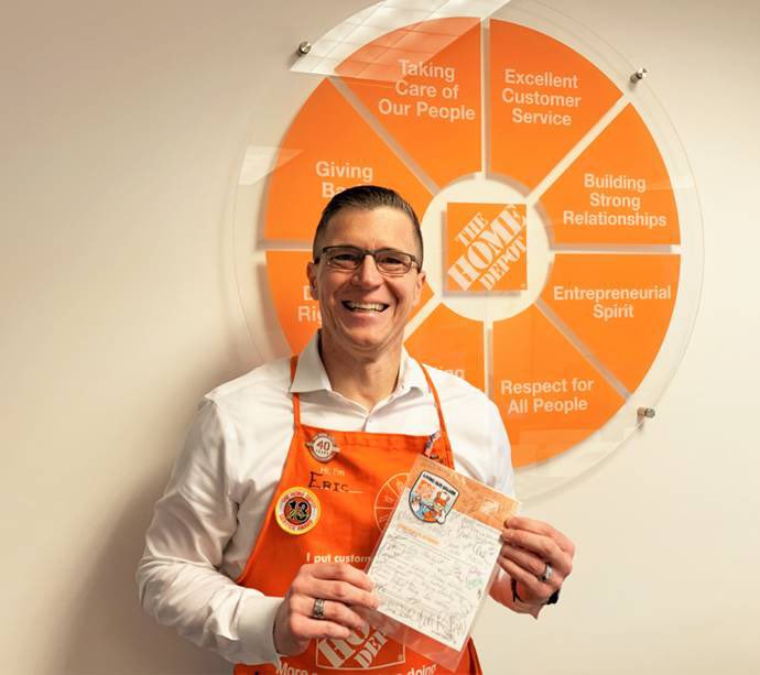 ESteinlight's tweet image. Thank you to the DHRM DTB group that was at the SSC last week for the Homer Award signed by all of them. I was truly honored and grateful for this special recognition. This an award for all of the HR/IT teams working hard on this project.
