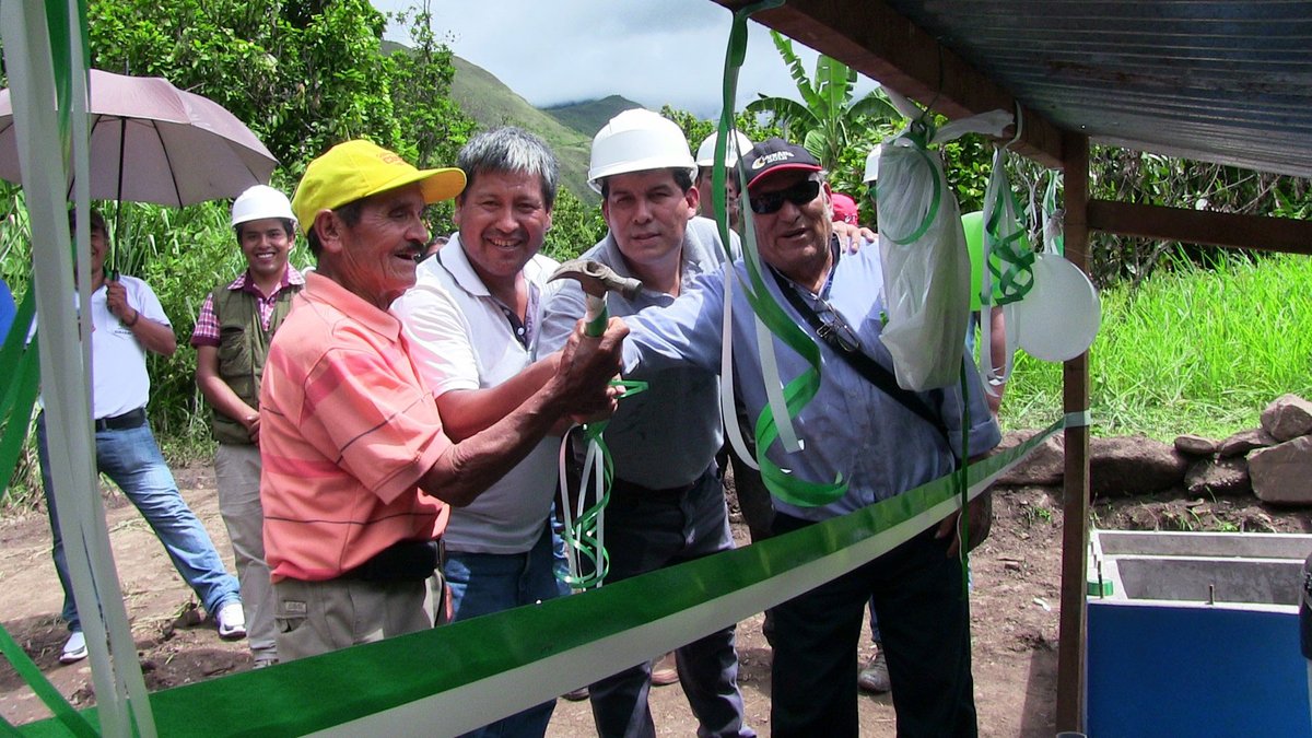 muniecharati's tweet photo. En ceremonia presidida por el regidor Gary Moreano, y la participación del gerente de desarrollo económico y equipo técnico del proyecto, se realizó la entrega del sistema de riego tecnificado. Entérate Más 👉 https://t.co/b9JDoziFdR https://t.co/wRtCtz8GVH