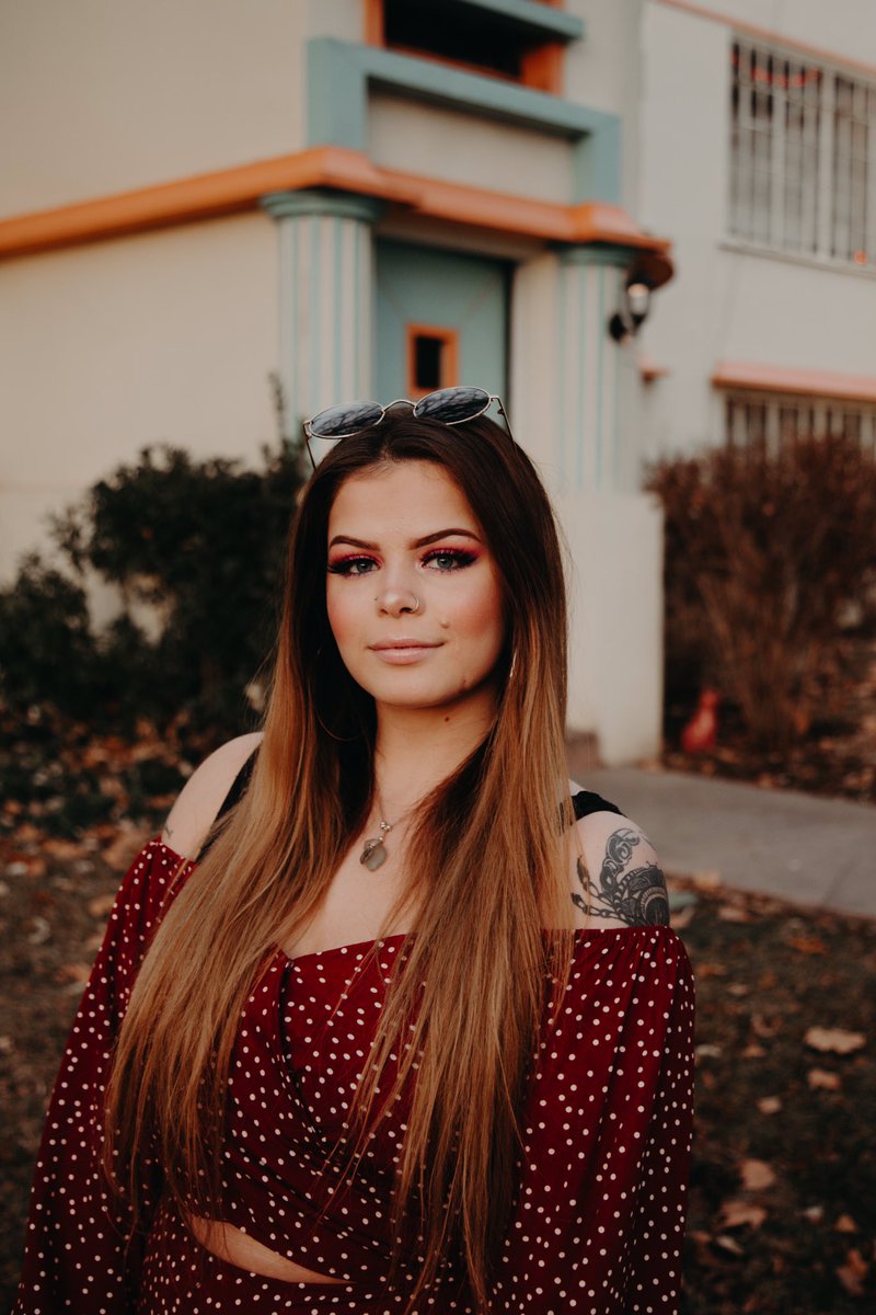 Valguettee's tweet photo. Can we talk about how CUTE these photos that @whitterbugg took ??? Hello ! I love it so much https://t.co/FMWnLMGI8P