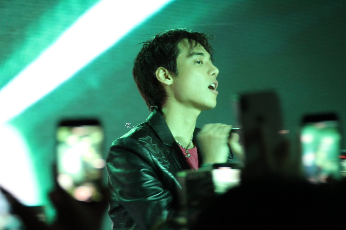 JaeOneFrance's tweet photo. [Photos] 21.12.19

Voici d'autres photos de Jaewon lors de son concert à Séoul ! 📸 #PRVT01Seoul  

🌺Kimi

_______

cr : @Munnie_L8ks_At https://t.co/Oza7rmiJ2g