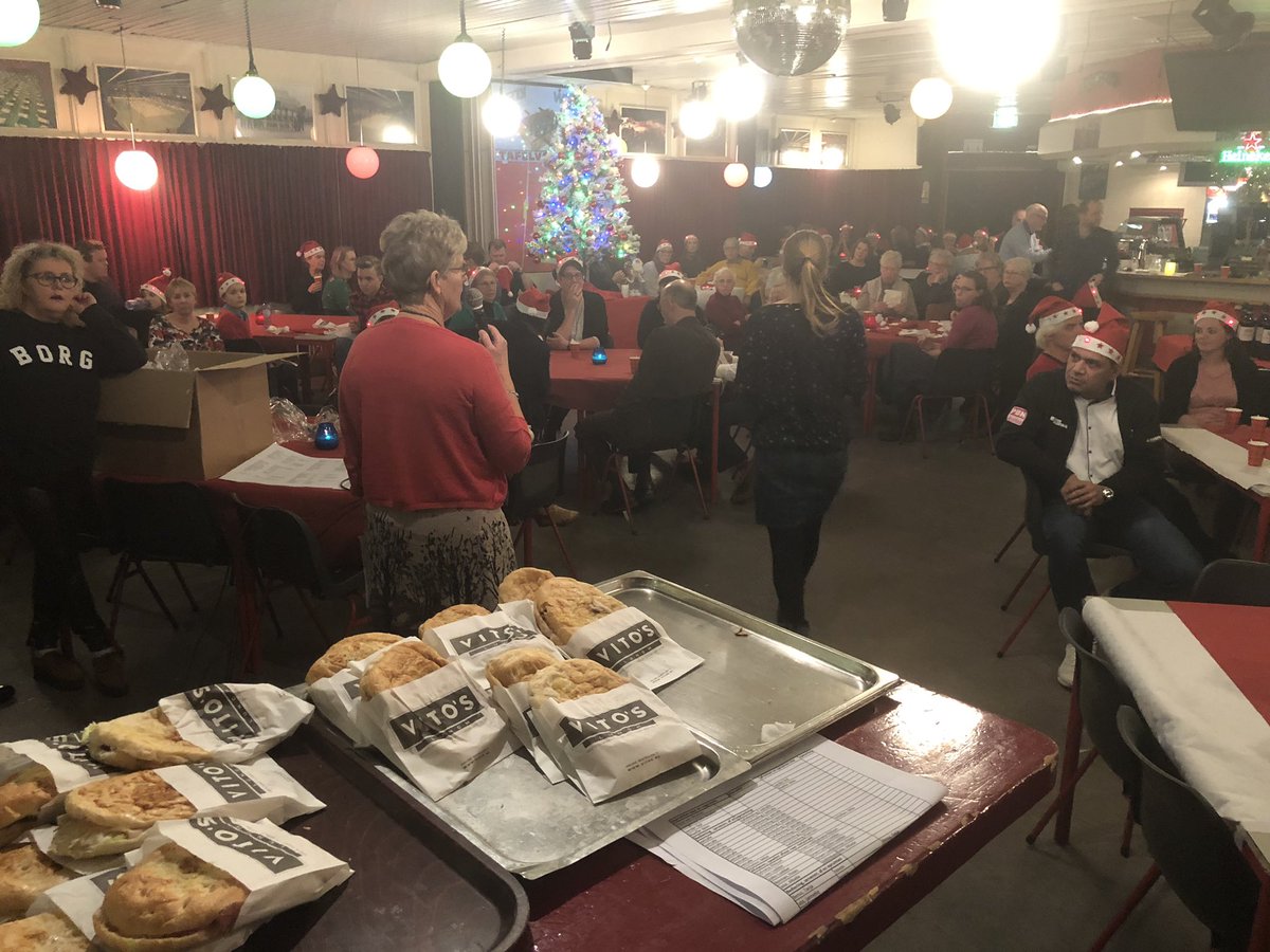 Kerstdiner 2019 is gestart! Vrijwilligers worden ontvangen met een koffie en een gesponsord broodje aangeboden door Vito’s en Maxims <a href="/CarineWiersma/">Carine Wiersma</a>