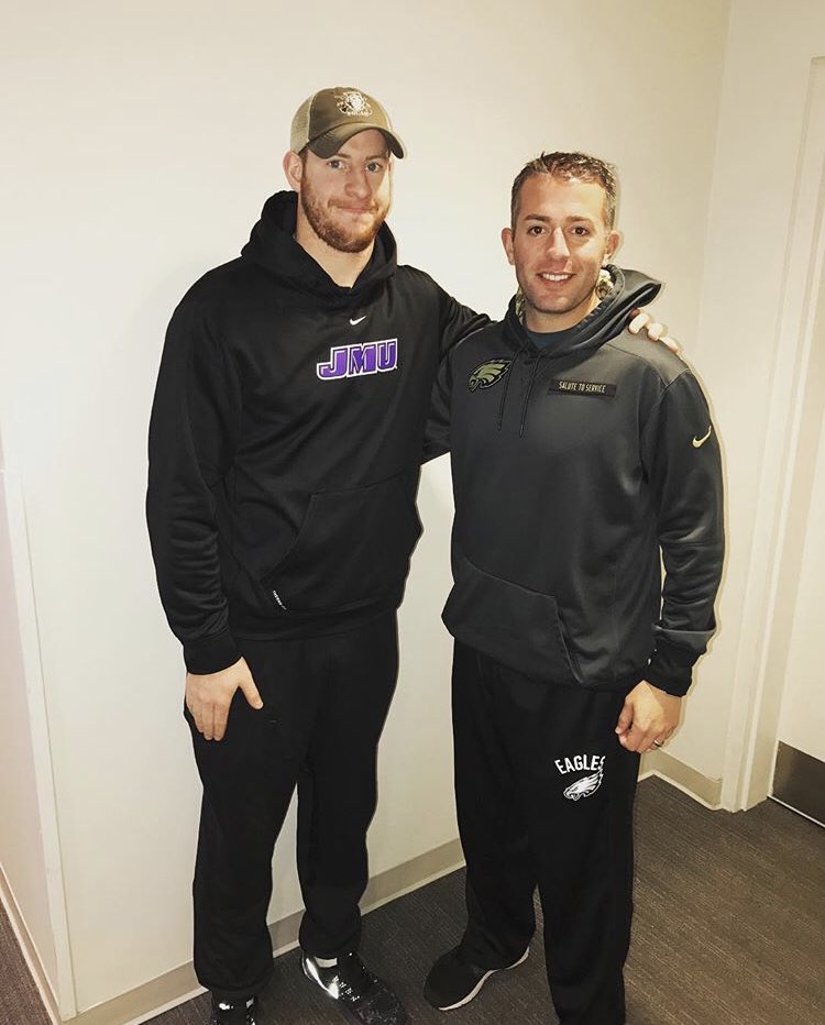 JMUBarstool's tweet photo. Don’t show this photo to NDSU fans 

Lookin good @cj_wentz https://t.co/DEpvxhIDNI