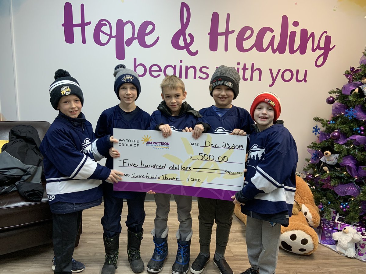 podnokon's tweet photo. Proud of our Novice Wild Thunder Hockey team for their fundraising and donation to @PattisonKids for the important work they do for #Sask families. #kidsgivingbacktokids @SaskatoonMHA @sask_hockey #morethanagame #shapingcharacterforlife https://t.co/Ftd2vMX1Um
