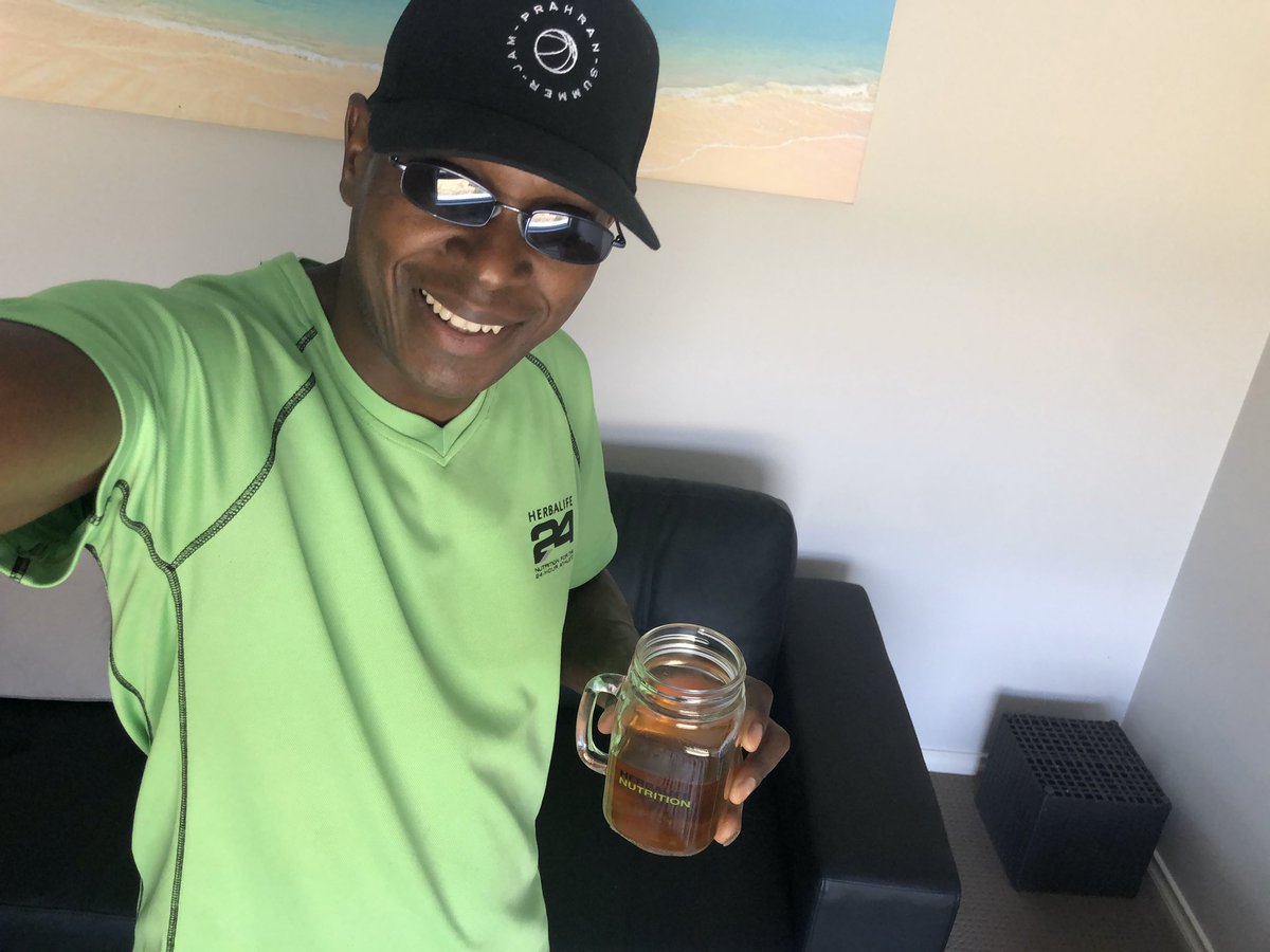 pkactive_0's tweet photo. Enjoying my cinnamon tea #herbalifetea #deliciousflavour #fantasticfeelgoodtweet #stayhealthy #planningmylife #smileeveryday #pkactive #livelifebreath https://t.co/uEWhU4eS8i