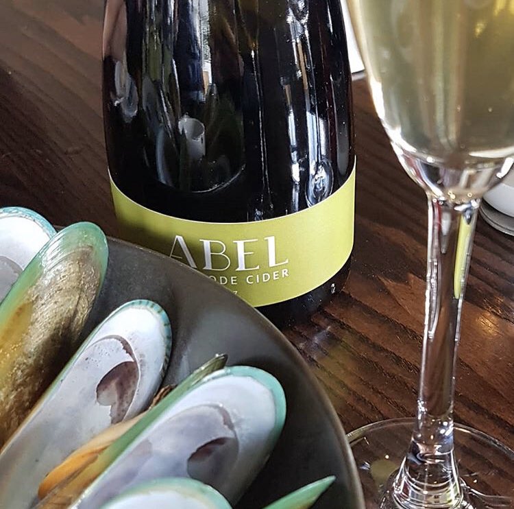 abelcider_wine's tweet photo. If you like this tasty Kiwi delicacy #greenlipmussels π€€ then grab yourself a bottle of this other Kiwi delicacy #abelmethodecider and youβre in for a real #christmas treat πππΎπ₯ππ
#foodmatch #newzealand #kai #marlborough #nelson #delicious
#glutenfree #cider #realfood https://t.co/pcgHE1KhTI