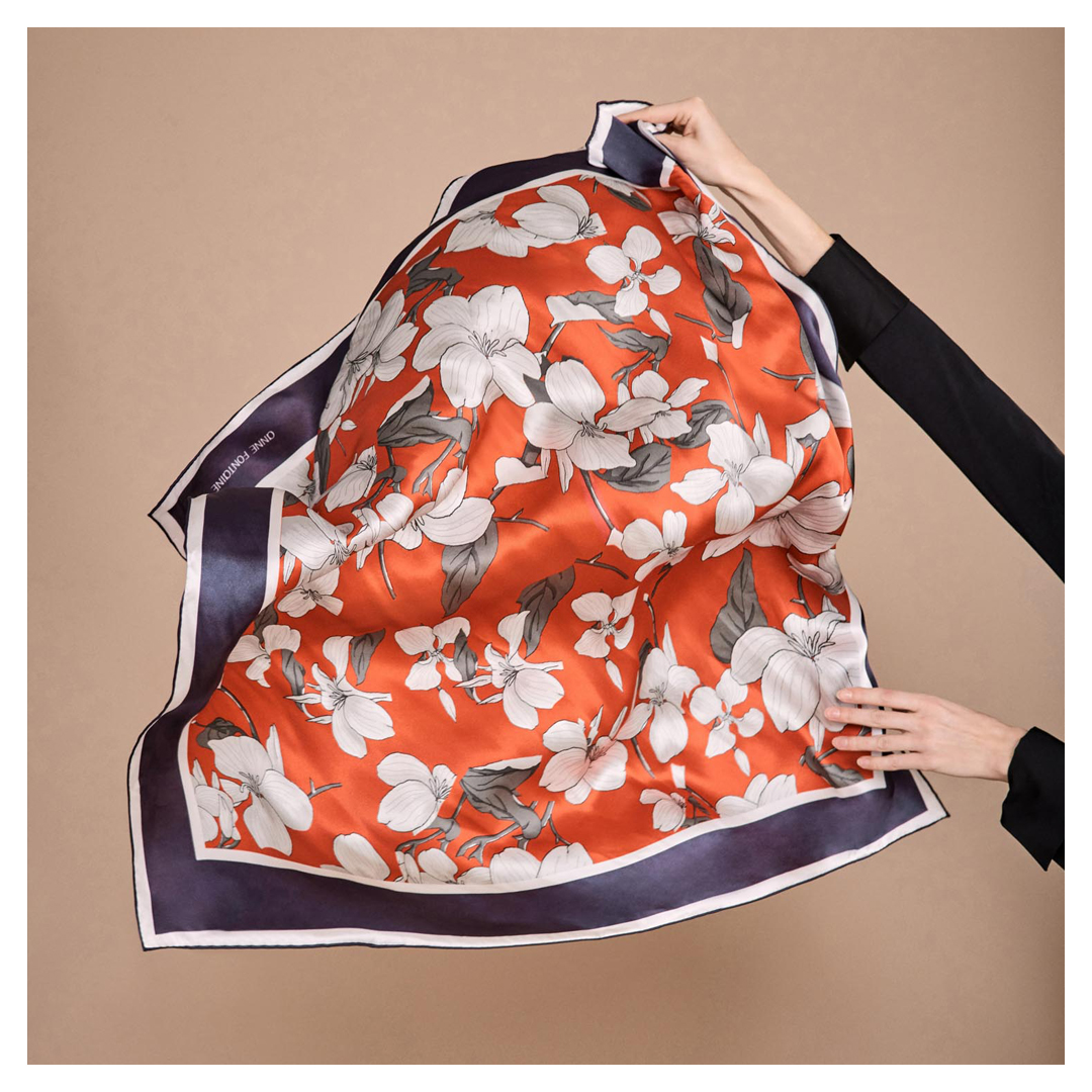 Anne_Fontaine's tweet photo. Desir De Soie | Fine silk and intricate prints, the perfect gift for her.

#AnneFontaine #FallWinter2019 #FW19 #DesirDeSoie https://t.co/t0iNnuhbNr