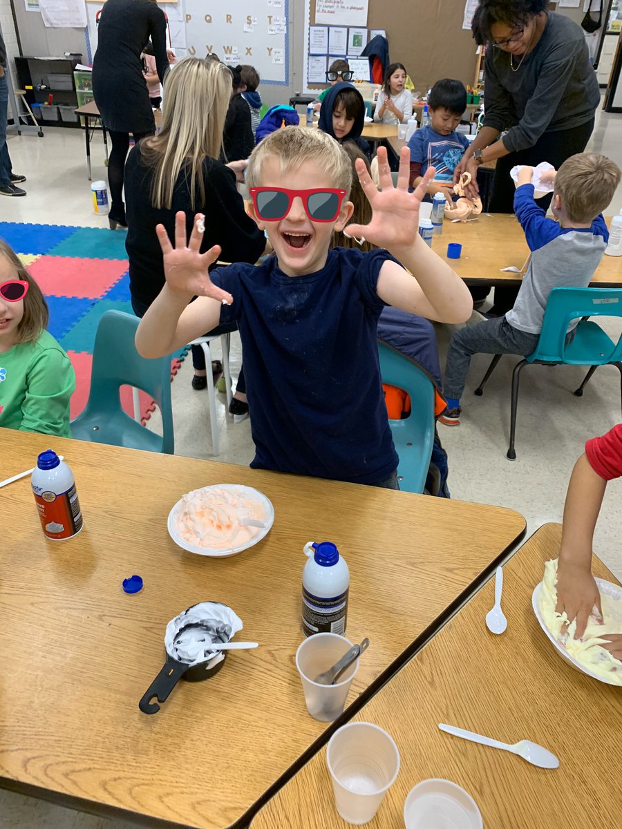 CHarttheteach's tweet photo. Students followed a recipe to make slime. Thank you to the parent volunteers!!! @EphesusElem #eesleadandlearn https://t.co/A3FpoJMtxe
