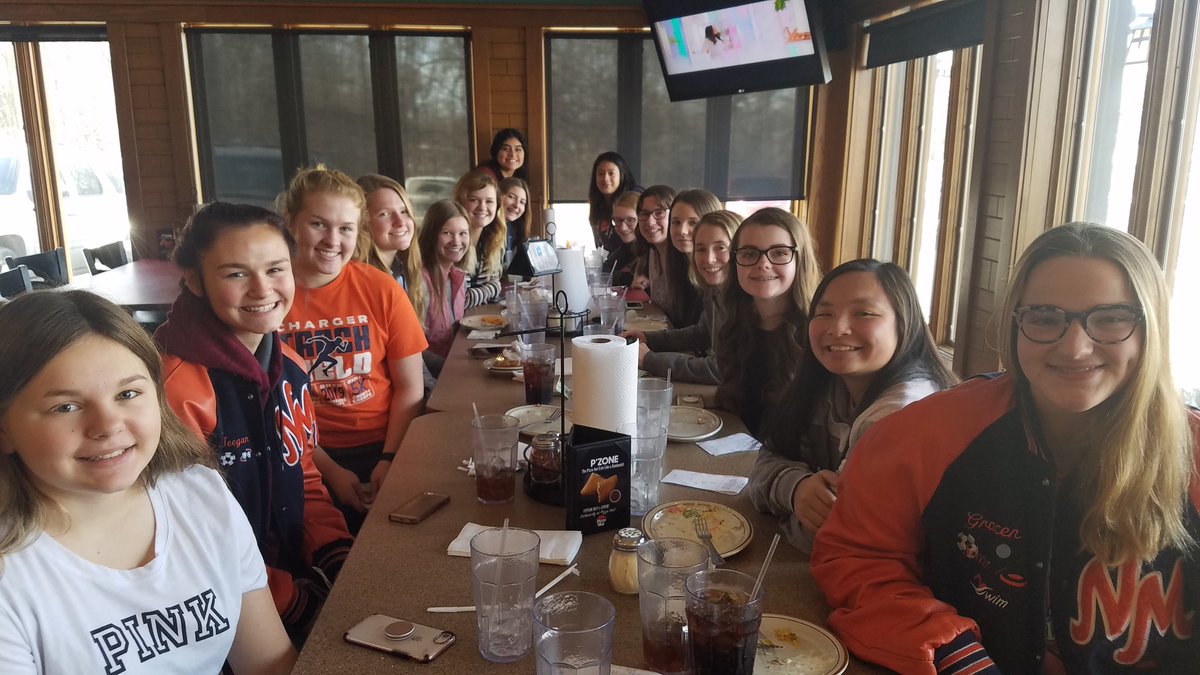 Love getting this group back together for the holidays. Merry Christmas from the Charger girls soccer team 🎄