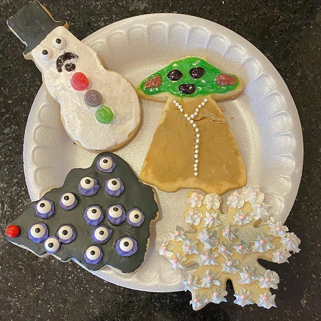 Family Cookie Night yielded unusual offerings for Santa... #mandolorian #cookies #christmasbaking #theeyeshaveit ift.tt/2EYUQiV