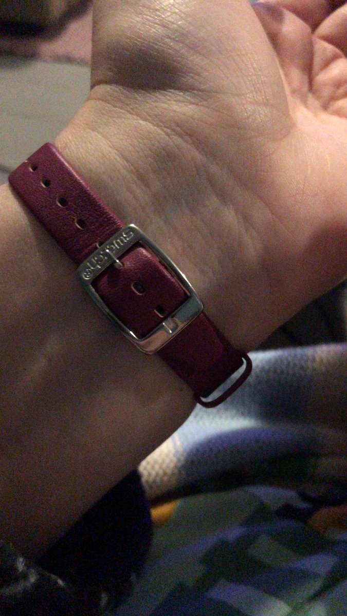 IamtherealSian's tweet photo. @SwatchUK My boyfriend bought me a beautiful swatch for my birthday 10 days ago, I love it, but the buckle has been put on the wrong way :-/ how easy is this to sort out please? X https://t.co/NWi3s0So24
