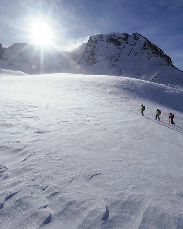 simontour's tweet photo. 🌬 “The breath of life is in the sunlight and the hand of life is in the wind.”
― Kahlil Gibran
(yes I use random quotes because I'm too lazy for captions most of the time but this one fits quite nicely.) /w @salewa &amp; @gietlsimon on the glaciers of #o… https://t.co/Rxhpwmgxc8 https://t.co/DPTqaCr4ZN