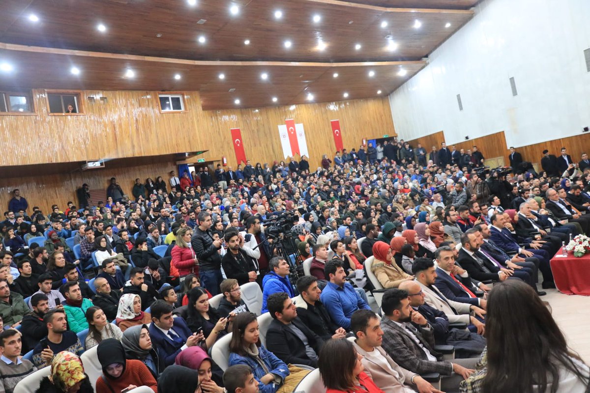 UniakGM's tweet photo. #Elazığ 'da üniversiteli gençler kankasıyla 🤩

Muhabbet 💯
Samimiyet 💯
Tecrübe 💯

#SeninYerinÜniAK 
@akgenclikelazig @UniakElazig https://t.co/cipMvScdBv