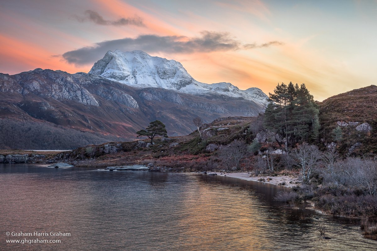 GHarrisG's tweet image. Who doesn't like sunrises? Mid winter at 9am behind the muscular shaped "Sleaghach" (The Spear) on the shores of Loch Maree in Wester Ross #Scotland 

(Canon 5DSr + 50mm f1.2L at f8 for 1 sec, ISO 50)

@VisitScotland @CanonUKandIE