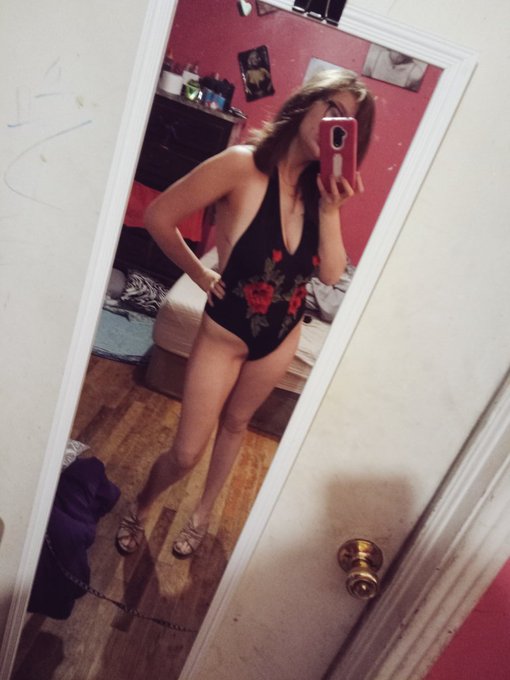 Been awhile miss you all.  😘😘😘 https://t.co/ciwTrGRnjK