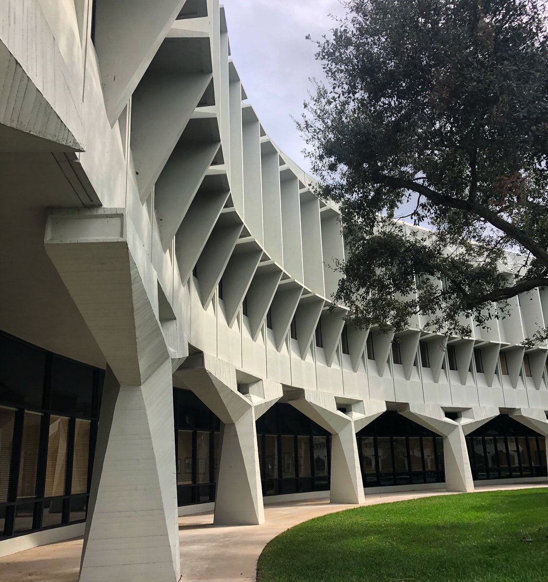 Made a bit of a detour to see this Boca Raton Breuer. #marcelbreuer #floridamodern