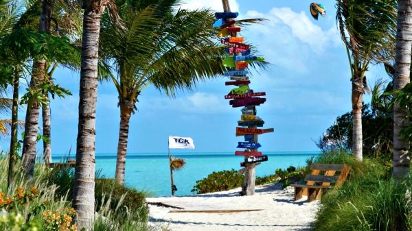 TheSomerset's tweet photo. Wherever you are, we hope your path is leading you right to The Somerset on Grace Bay! 
PC: @AndiPerullo
#Caribbean #beach #vacation #TurksandCaicos #GraceBay #wanderlust #travel #palmtrees #bluewater https://t.co/MeXYo2dAsC