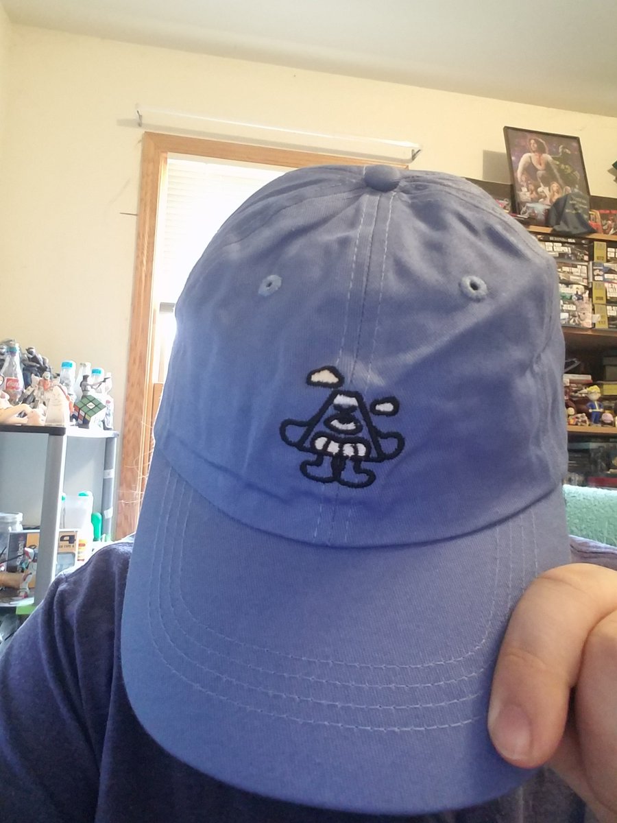 Antw0n's tweet photo. woah check out this cool hat i found @matthwatson #TriangleGuys https://t.co/LNnT2JgLLN