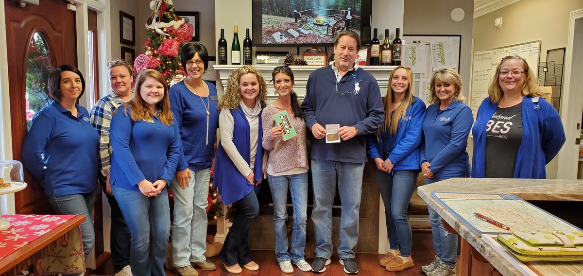 Merry Christmas to Brad &amp; Steph! We love you guys! Enjoy a relaxing time together! #SerenitySpa #bestbossaward #MerryChristmas