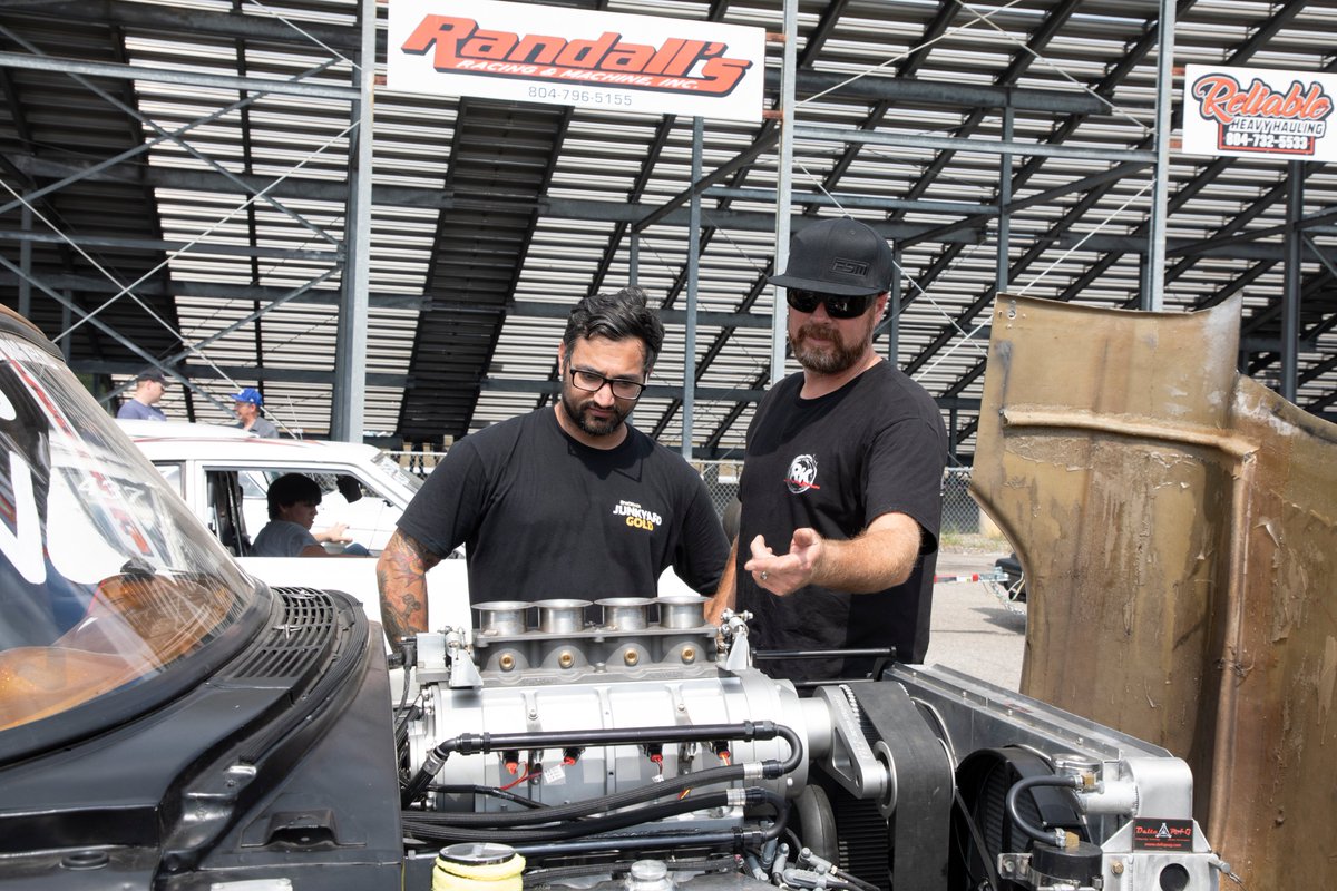RoadkillShow's tweet photo. 1000+ miles with Blasphemi for HOT ROD Drag Week! Stream an all-new episode of Roadkill NOW with the MotorTrend App! https://t.co/El0ZTYM29r
#DragWeek2019 #HOTROD @HOTRODMagazine #Roadkill #Blasphemi @MIKEFINNEGAN999 @TAngelodrift https://t.co/fjfBxPoh6p
