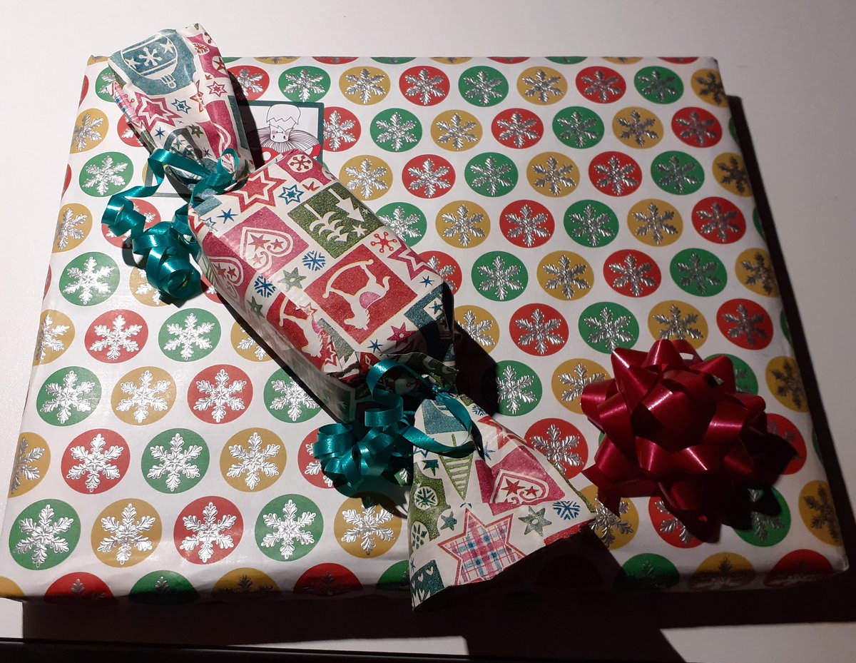 0Nilla0's tweet photo. Ich hab Geschenke für morgen von Freunden bekommen 🤩🤩🤩😍😍😍 Und weil ich morgen alleine bin habe ich mir auch ein Geschenk gekauft 😳😋 https://t.co/6gsEiOucWp