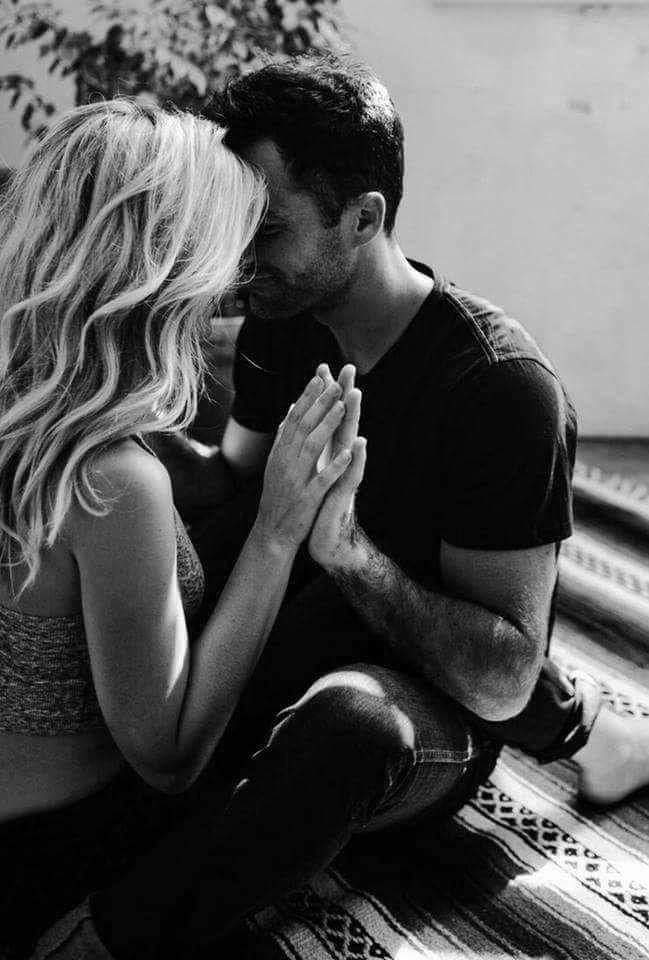 + Dimmi...chi ti piace?
- Nessuno
+ E chi ti piace?
- Ho detto nessuno!
+ Dai, chi ti piace?
-  Quante volte devi ancora chiedermelo?
+ Quanto ci vuole, a dire il 
mio nome? 
  😉

 #buonaserata🍸