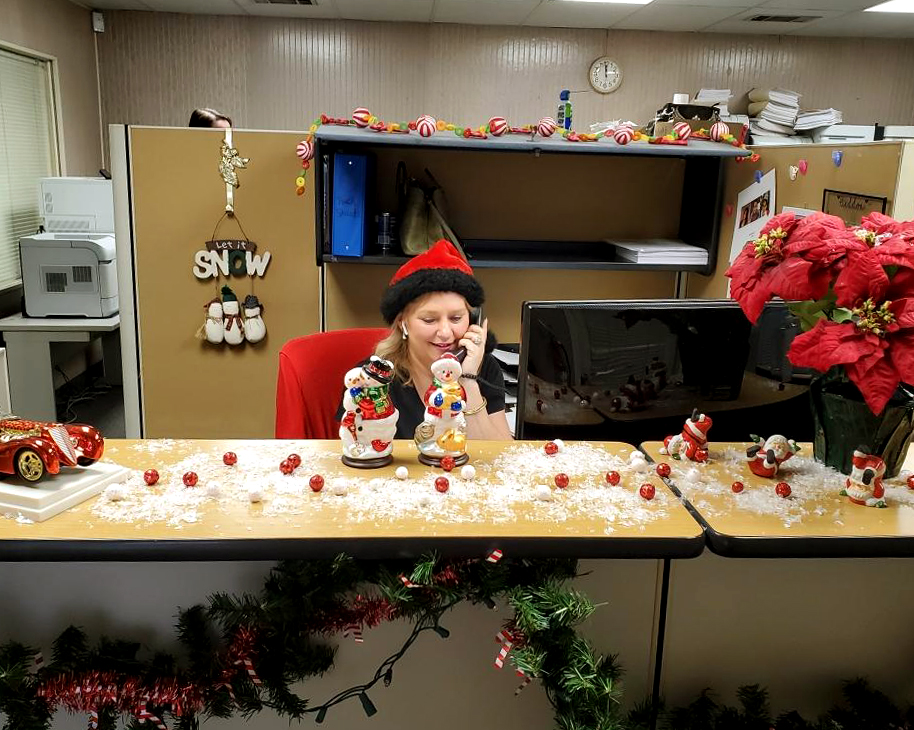 breshearspetro's tweet photo. As a reminder, we will be closed early on Christmas Eve and all day Christmas Day. Happy holidays! https://t.co/JkOryUsphw