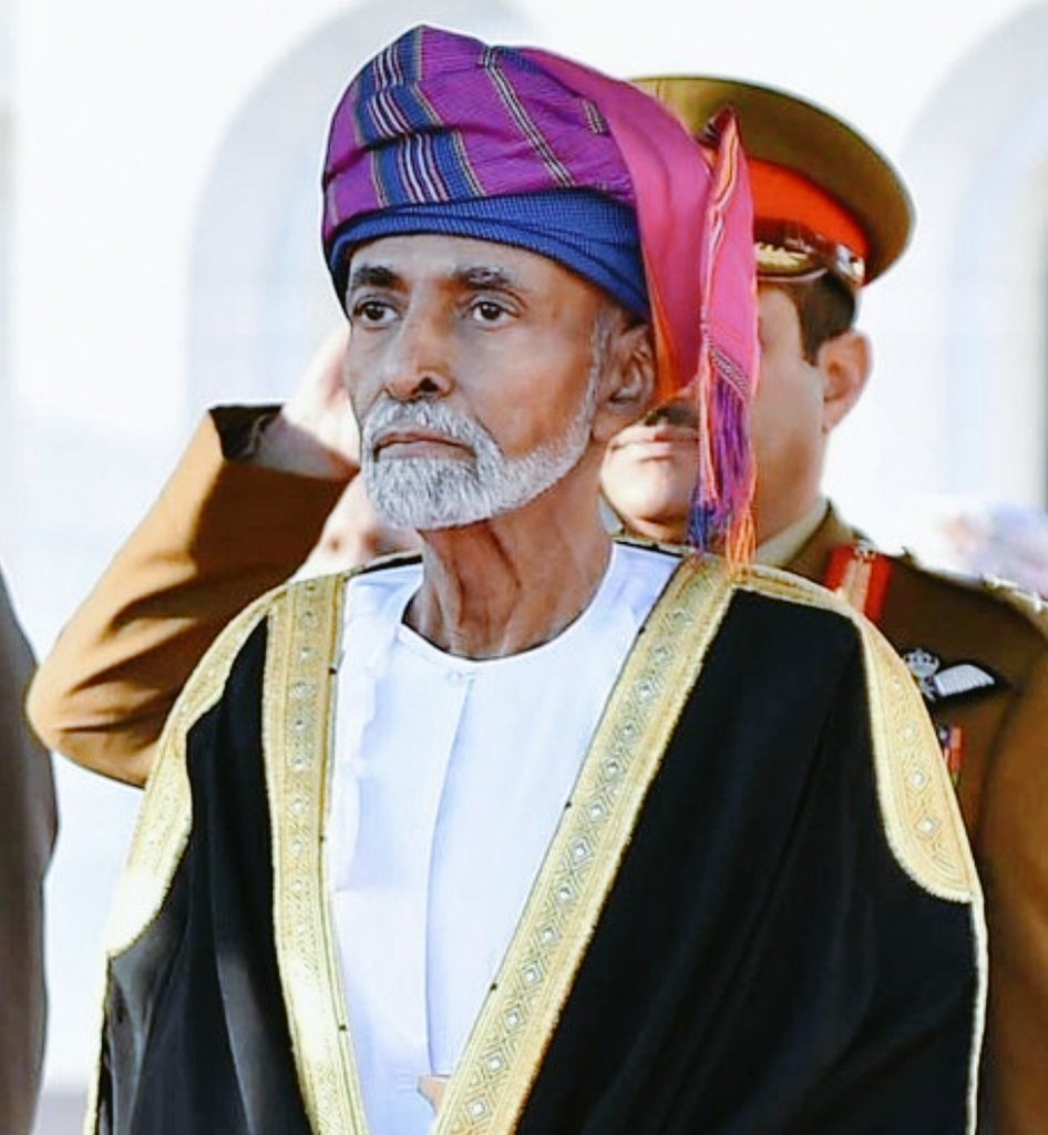لن ترحلَ الآن لا 
من يفطمُ النظَرا؟
عن نهرِ 
موكبِك السامي 
إذا عبرا؟

تحتاجك الشمسُ 
في إشراقِها 
وطنًا
يحتاجُك البيتُ 
في تلفازهِ 
خبَرَا