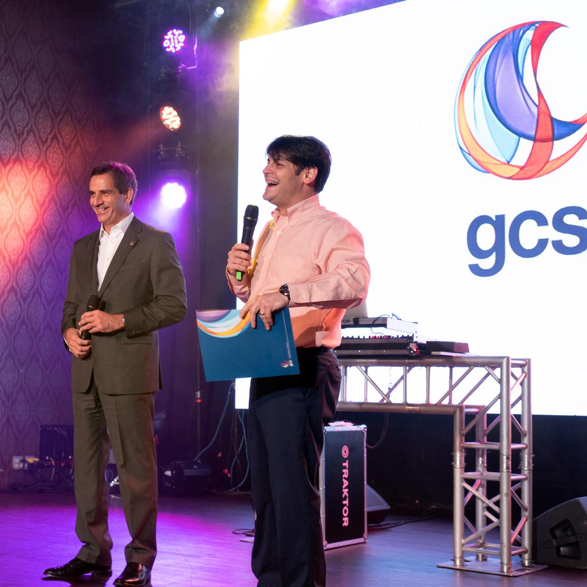 mgrullonh's tweet photo. En 2019 dimos la bienvenida al MILLÓN de afiliados a @tPago y la puesta en marcha de nuestras operaciones en @tPagoGuatemala 🙌
En #2020 @GCS_Int seguimos compartiendo la meta de más #TransformaciónDigital e innovación tecnológica en el mercado financiero. #GCSGlobal #Fintech https://t.co/OAK2aMblur