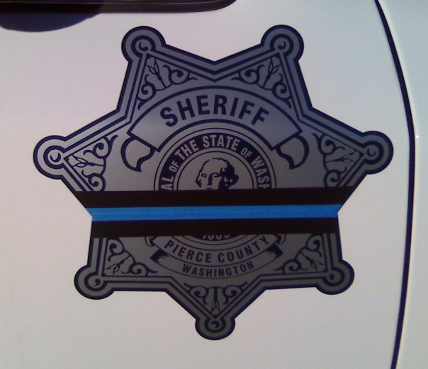 PierceSheriff's tweet photo. Details on the call Deputy Dyson was driving priority back up to when he lost his life in a collision - suspect assaulted a disabled girl, was high &amp; trying to access a shotgun, fought w/ deputies for 7+ mins, strangled a K9 as Deputy Dyson rushed to help: https://t.co/ygMDrkewrm https://t.co/fgQlKR99W2
