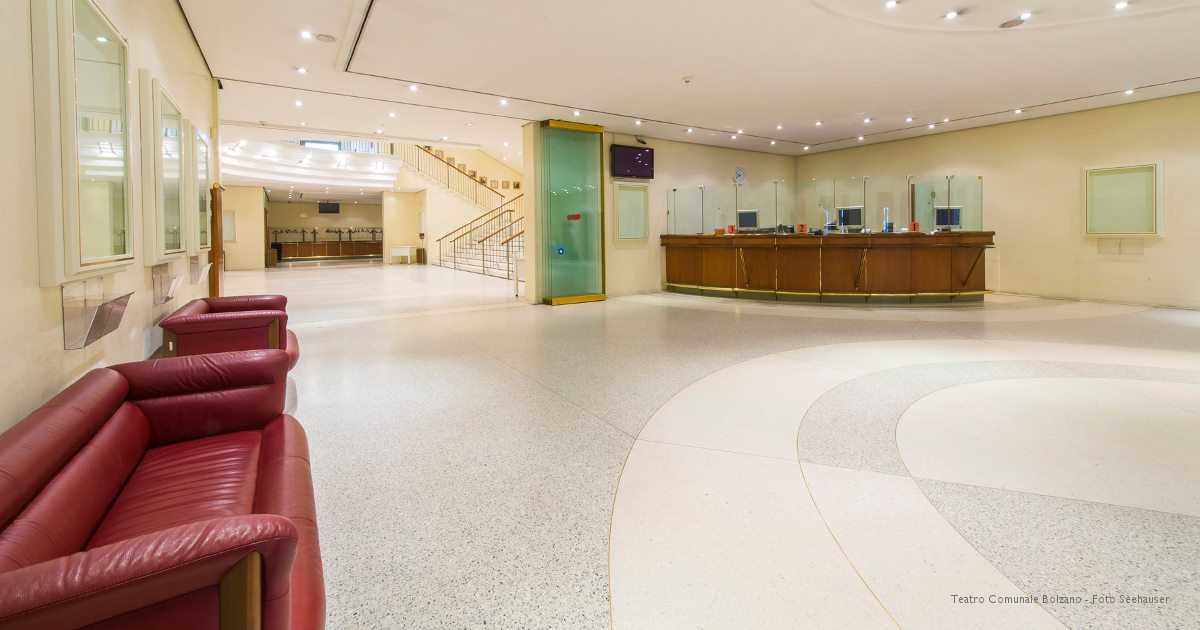 La biglietteria del Teatro Comunale #Bolzano resterà chiusa dal 24 al 26.12.19 e il 01.01.20. Il 31.12 sarà aperta dalle 11 alle 14.

Vom 24. bis zum 26.12.19 und am 01.01.20 bleibt die Kasse des Stadttheaters #Bozen geschlossen. Am 31.12. wird von 11 bis 14 Uhr geöffnet sein.
