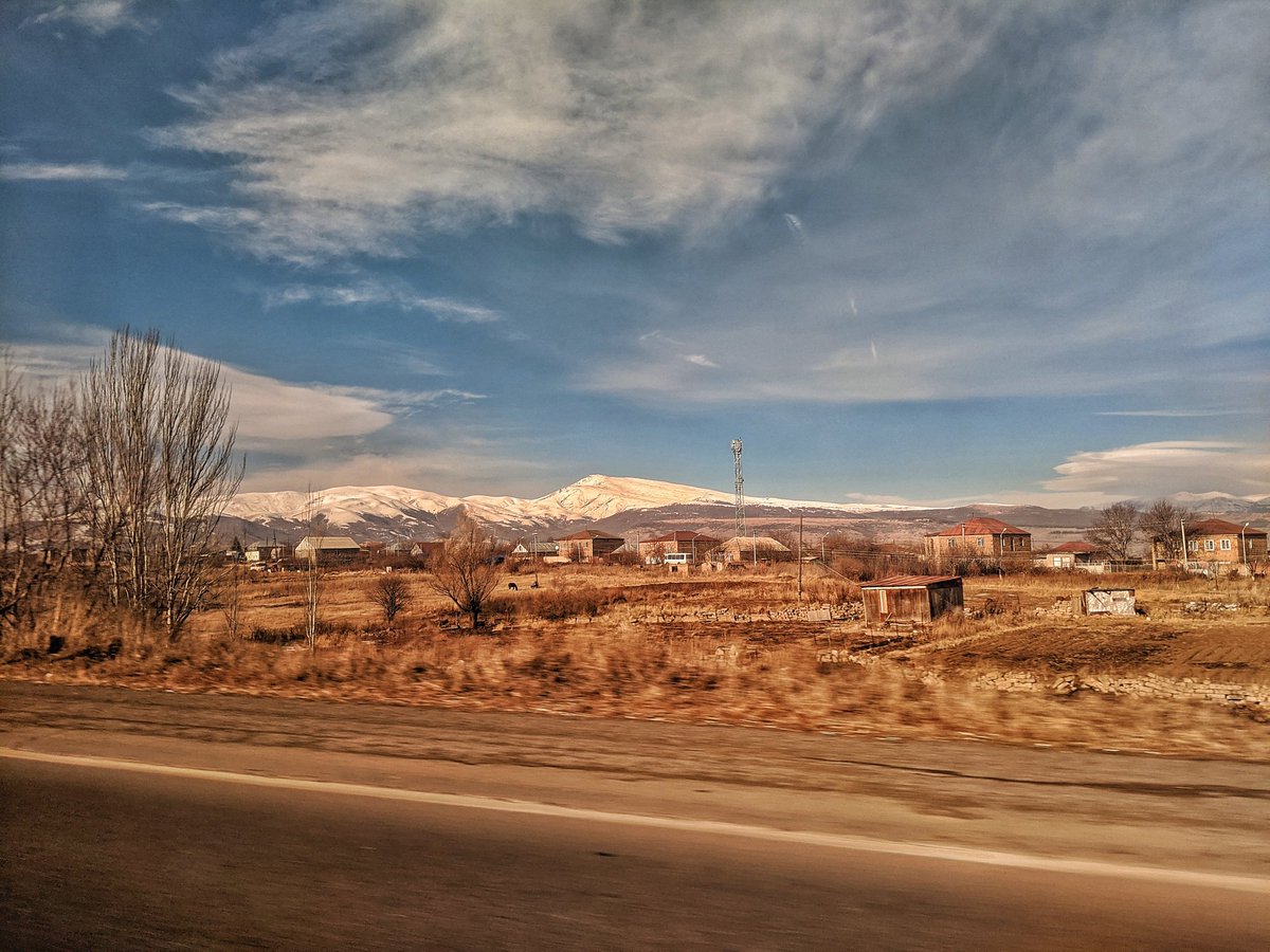 Frotheadventure's tweet photo. Road trip to the suburbs - 2°c ❄️ #WinterWonderland #roadTrip #Travel https://t.co/GHi7ZERD4e https://t.co/sm9YlXnAqA